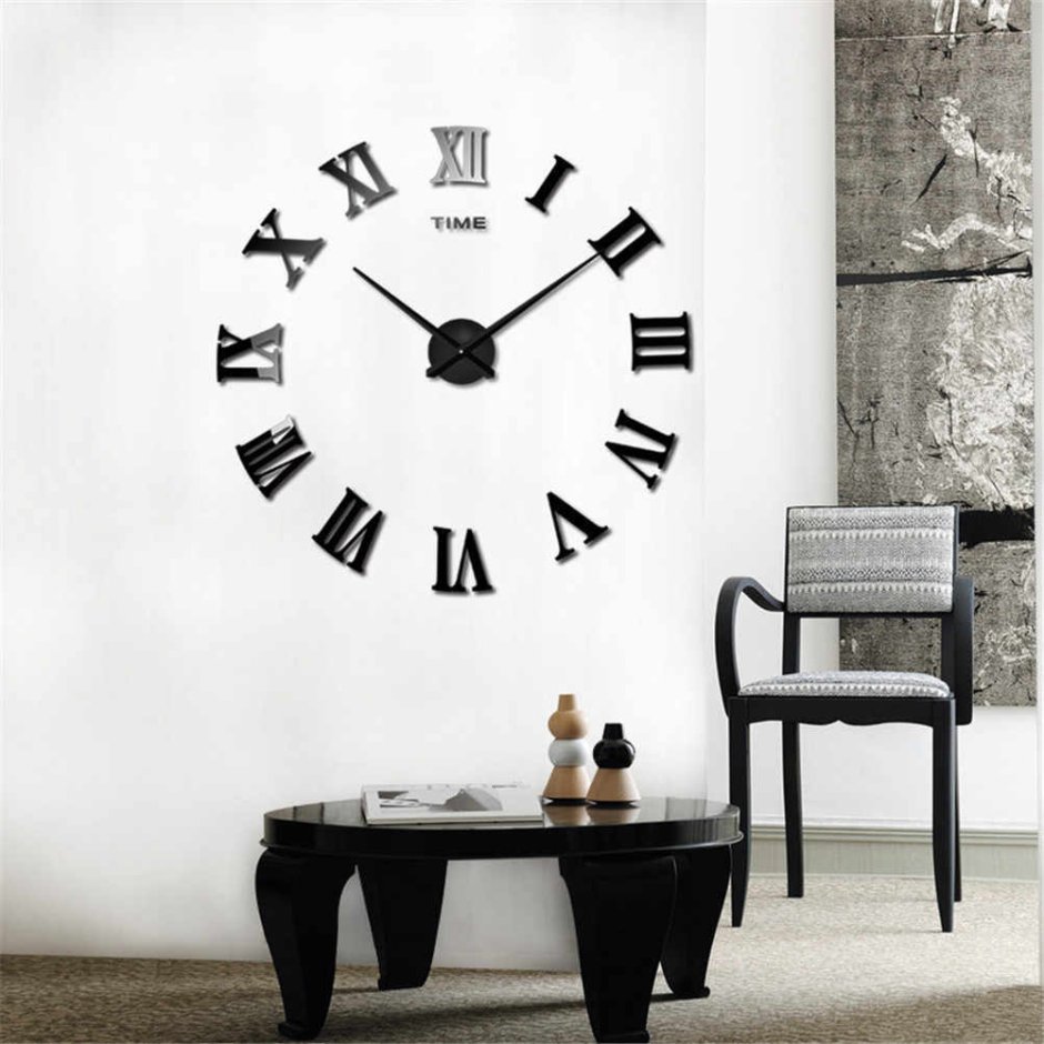 Часы будильник круглые чёрные флюоресцентные Quartz Tianxi