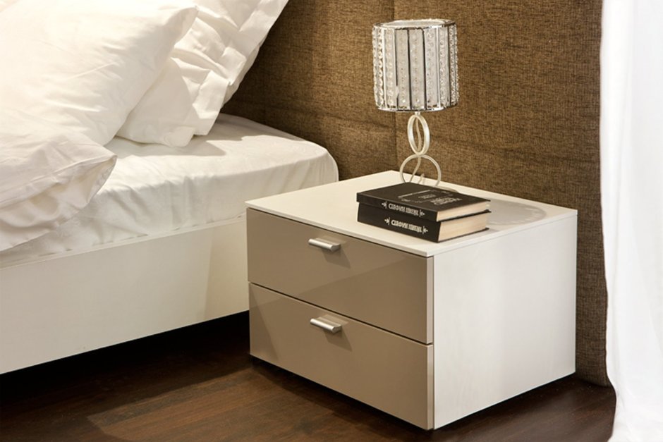 Тумба прикроватная (Bedside Table) Lacourte бренд Williams Sonoma Home