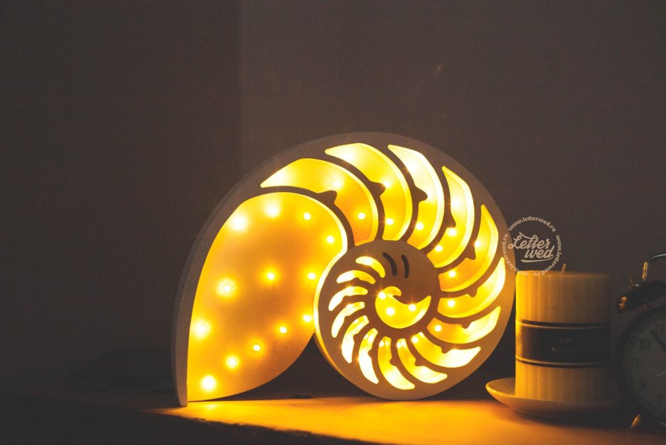 Светодиодный светильник из фанеры