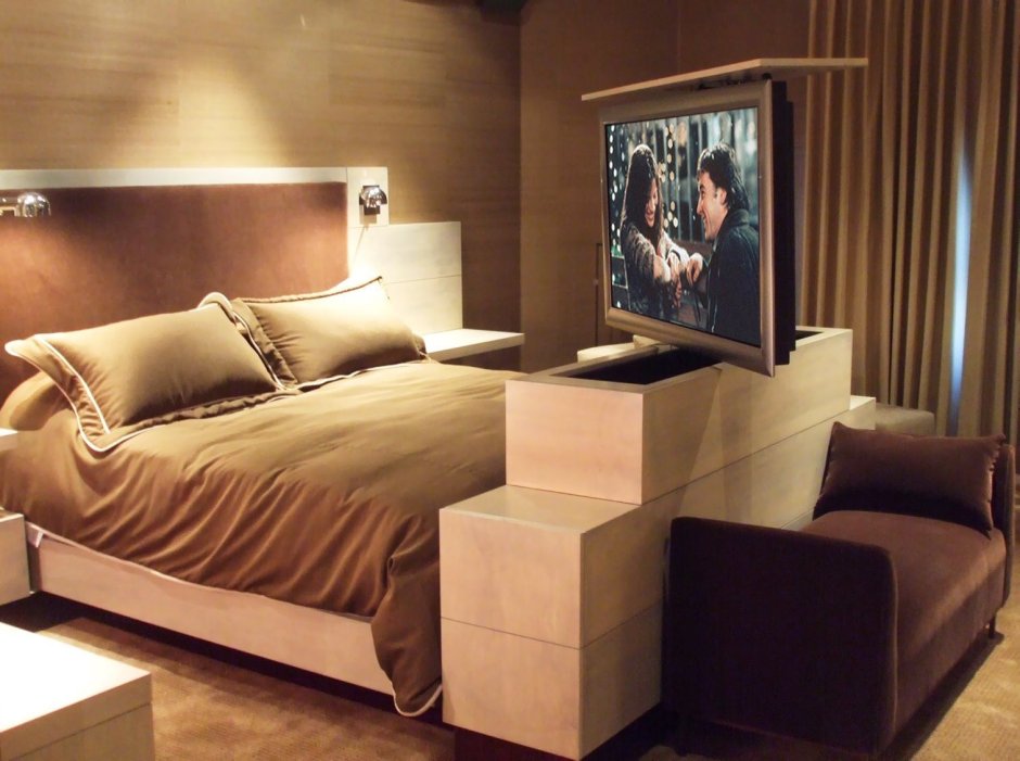 Кровать с телевизором