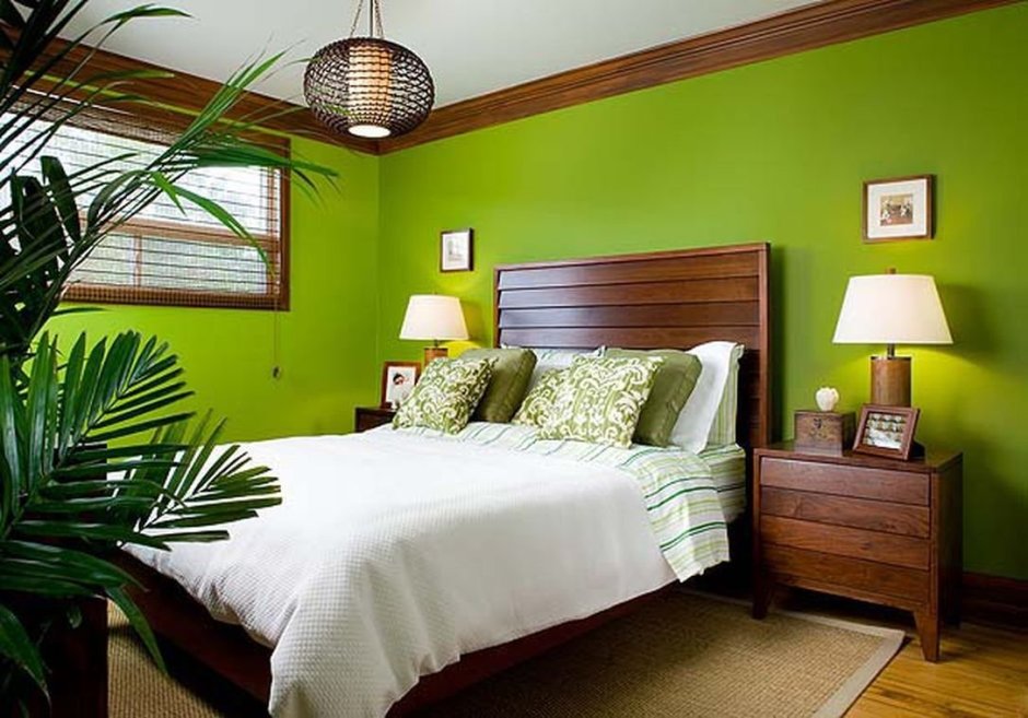Спальня в зеленом цвете с рейками