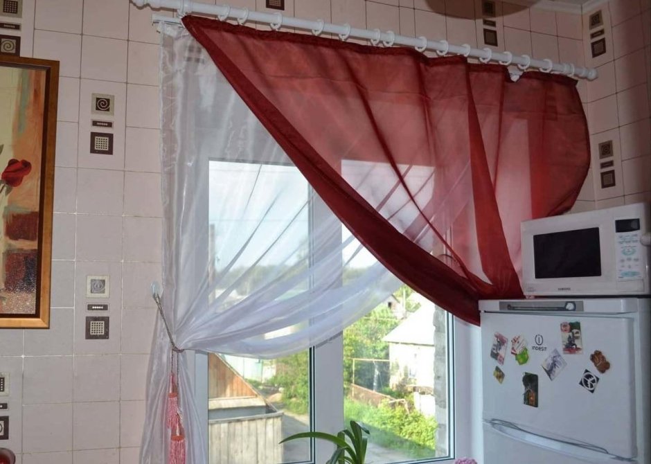 Дизайнерские шторы на кухню с балко