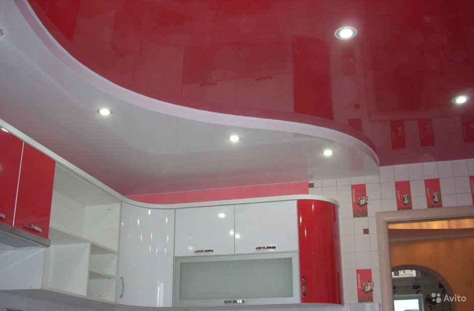 Цвет двухуровневого потолка на кухне