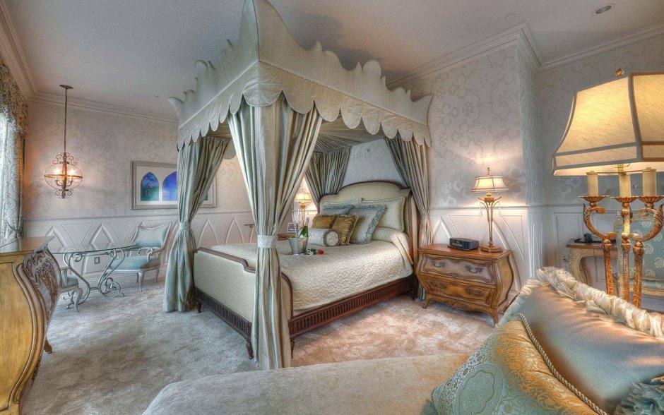 Спальня в стиле замка