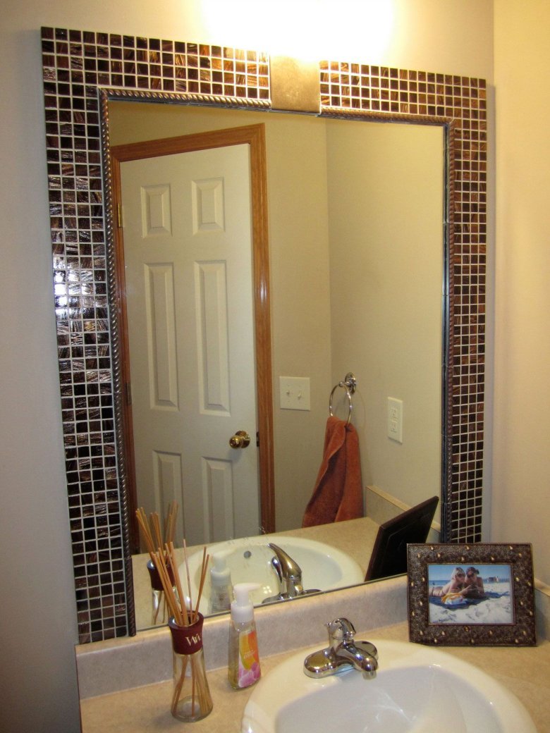 Зеркало с мозаикой в ванной