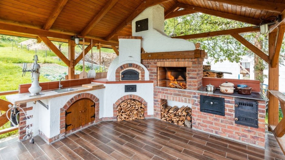 Летняя кухня в деревенском стиле