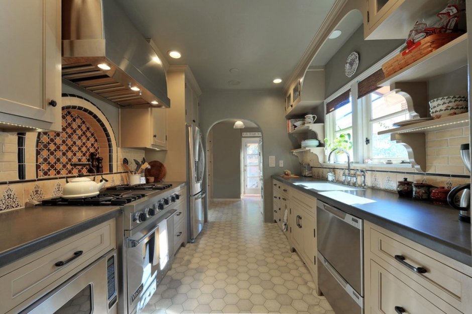 Кухня в марокканском стиле в квартире