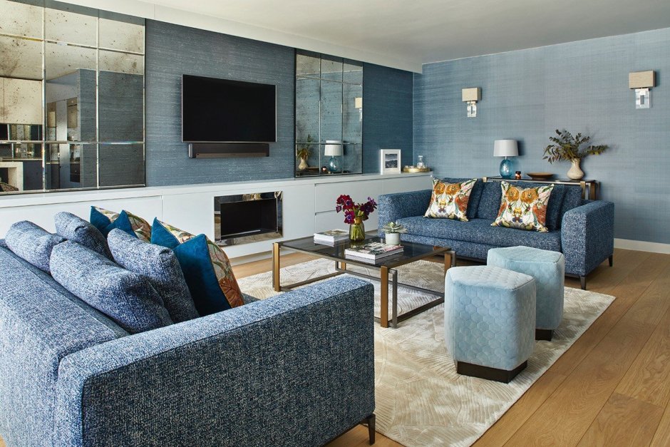 Синий диван в интерьере сочетание цветов