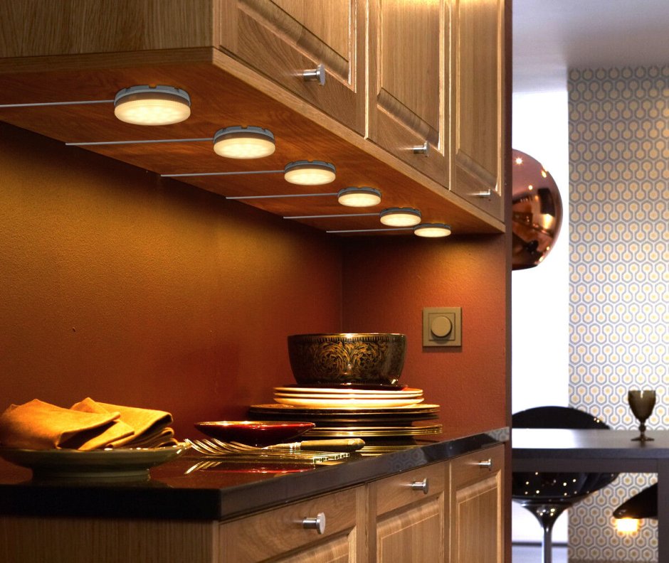Встроенные светильники на кухне