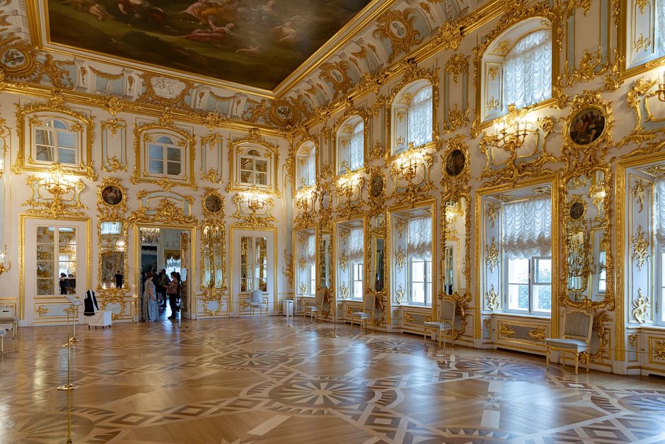 Большой Петергофский дворец танцевальный зал