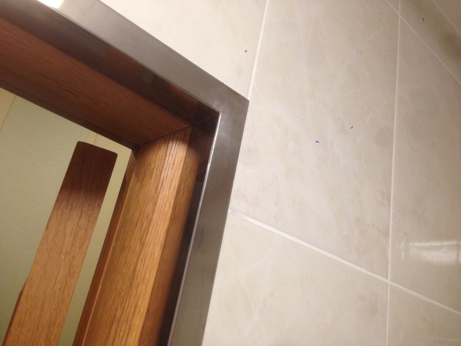 Дверные откосы из плитки в ванной