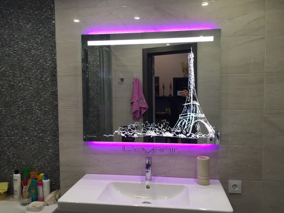 Необычные зеркала в ванную