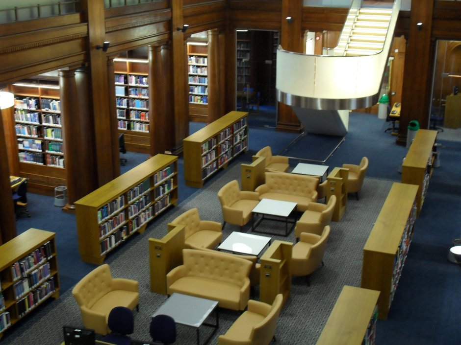 Летний читательский зал библиотеки