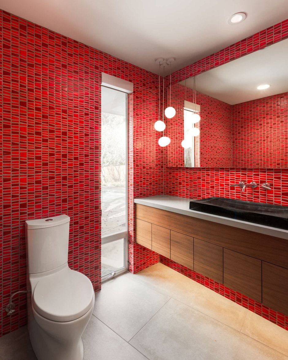 Ванная комната Красном в Красном цвете