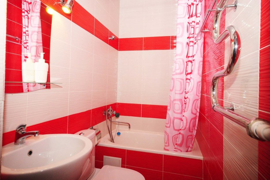 Красная плитка для ванной