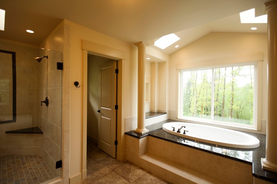 Ванная комната с окном планировка