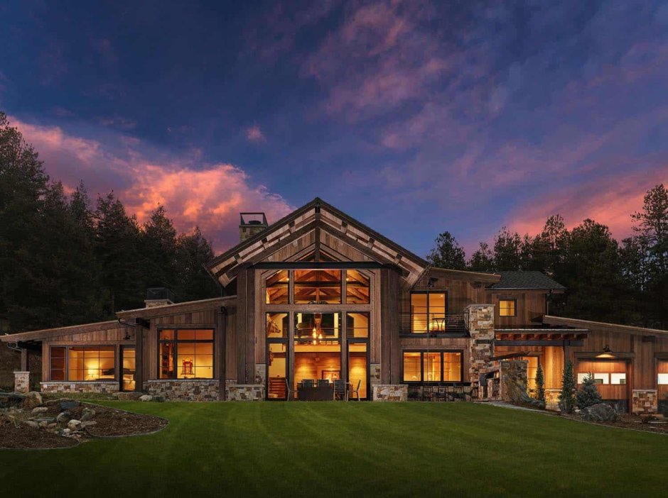 Дом в стиле ранчо с панорамными окнами