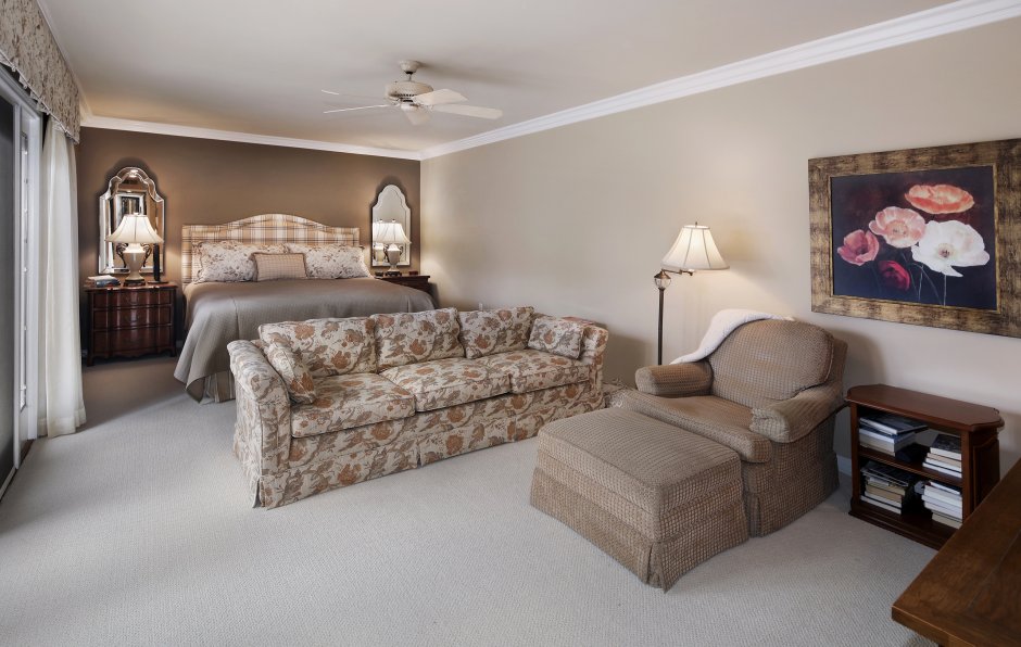 Кровать в зале дизайн вместо дивана