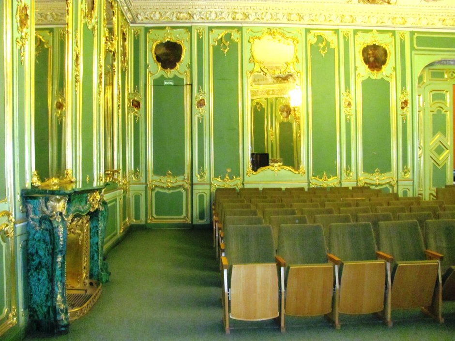 Екатерининский дворец малахитовый зал