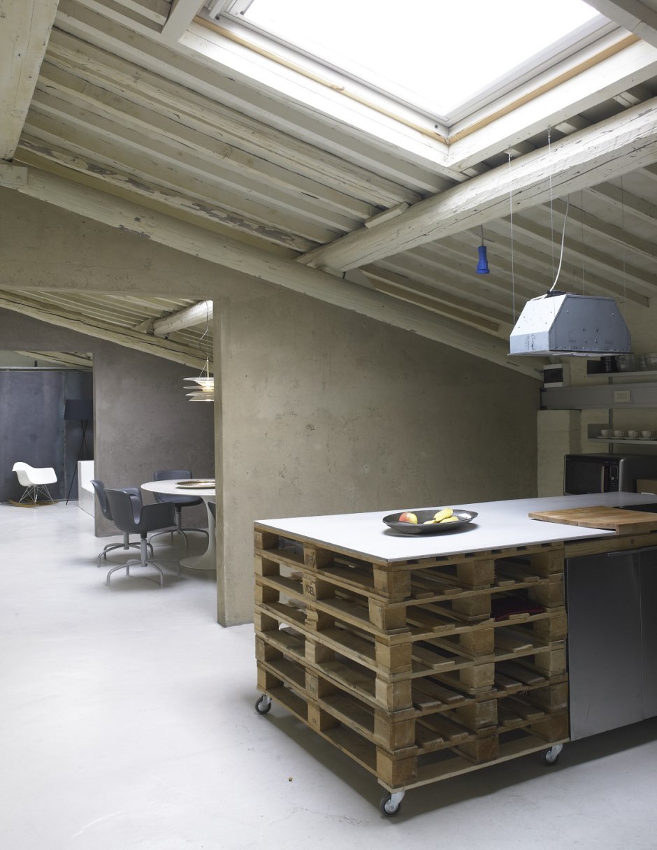 Беседка из подручных материалов