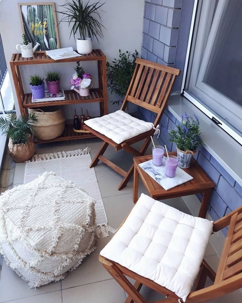 Кресло и столик на балкон