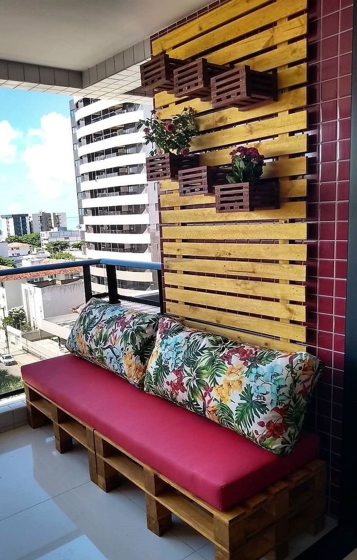 Мебель из поддонов на балкон