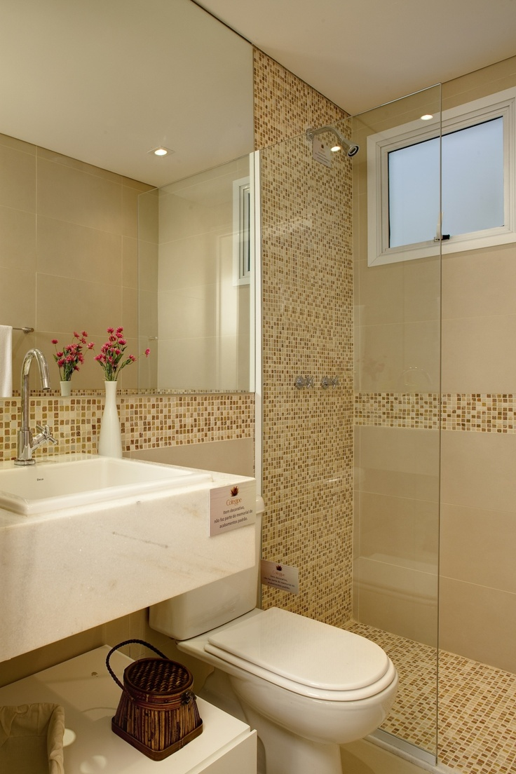 Ванная комната с элементами мозаики
