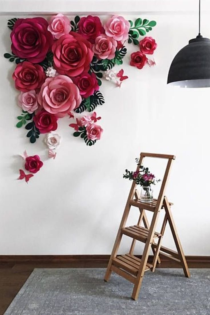 Декоративное украшение стен цветами