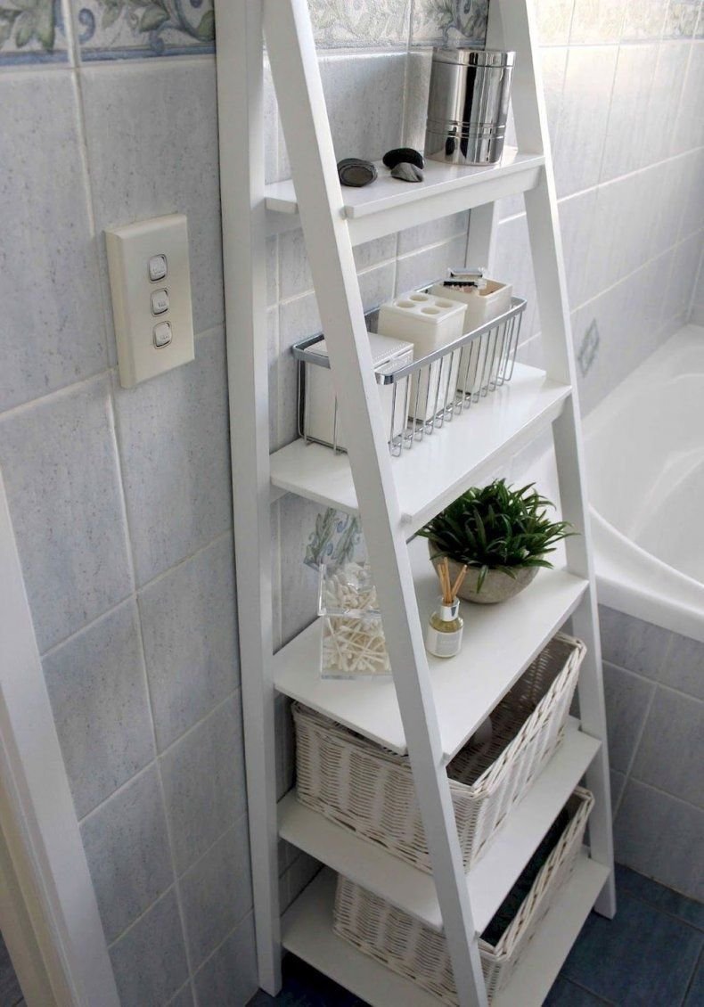 Полочки в ванную комнату