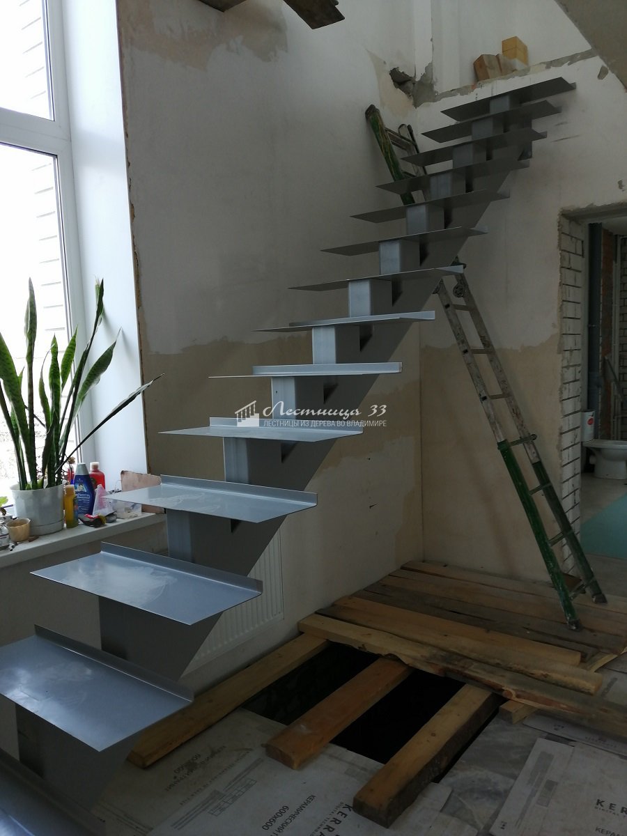 Каркас лестницы для дома