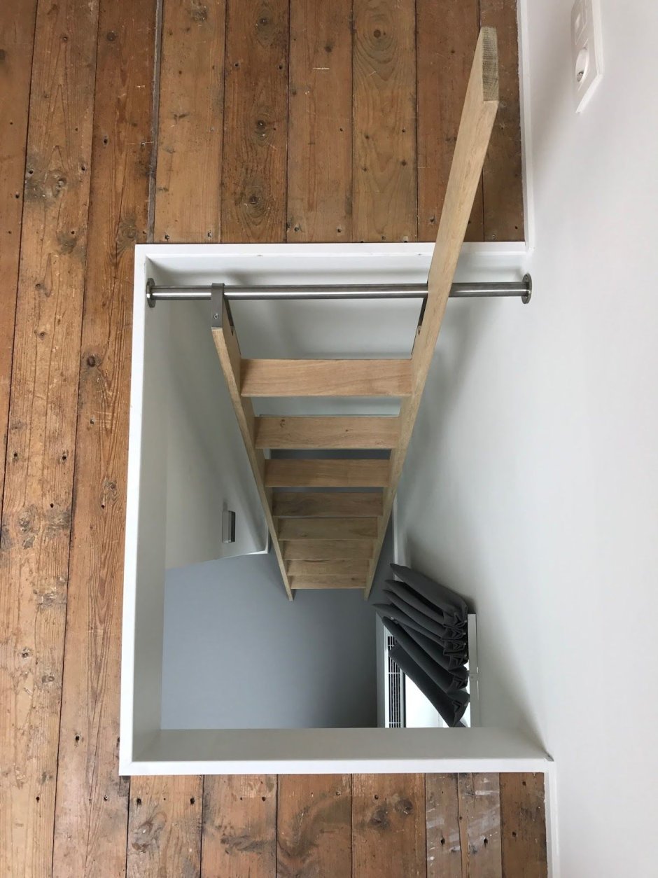 Откатная лестница для антресольного этажа