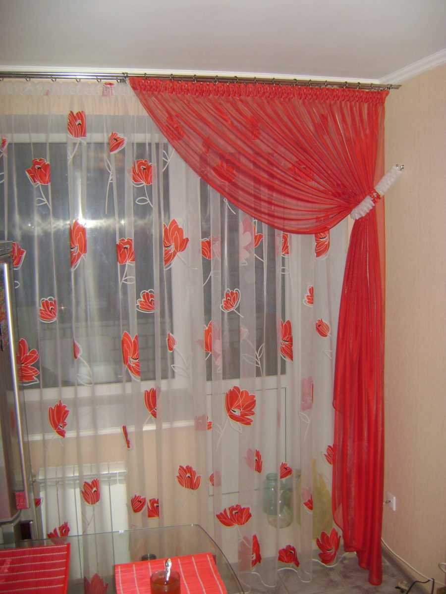 Бордовые шторы с ламбрекеном