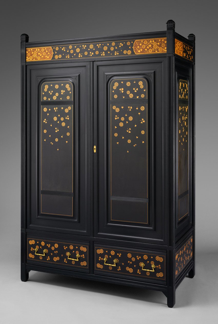 Голубой шкаф