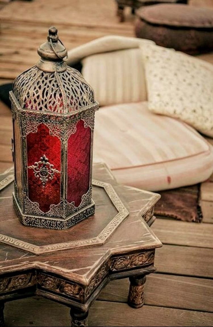 Диван в марокканском стиле