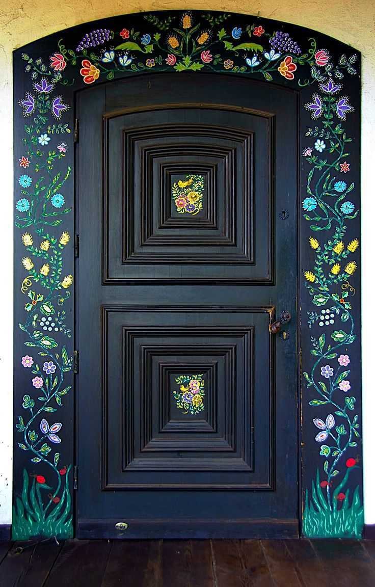 Разукрашенные двери