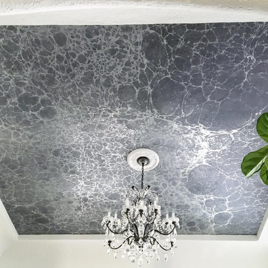 Мраморный потолок