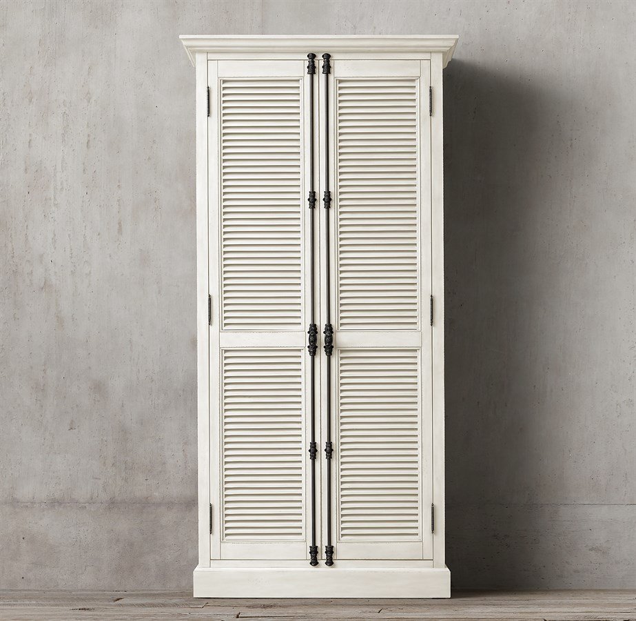 Шкаф с жалюзийными дверцами