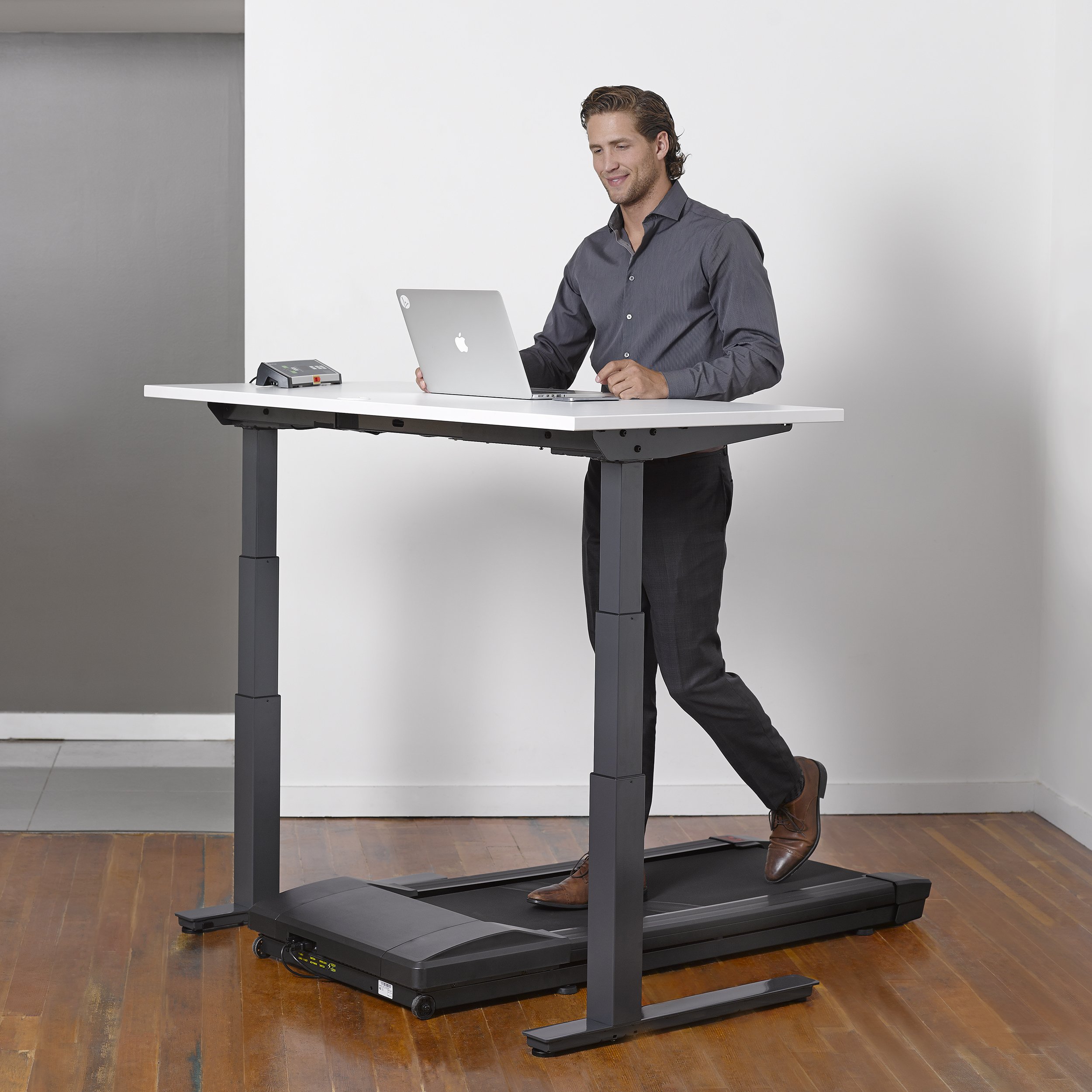 Stand height. Tr800-dt3 under Desk Treadmill. Стоячий стол. Офисный стол стоячий. Компьютерный стол стоячий.