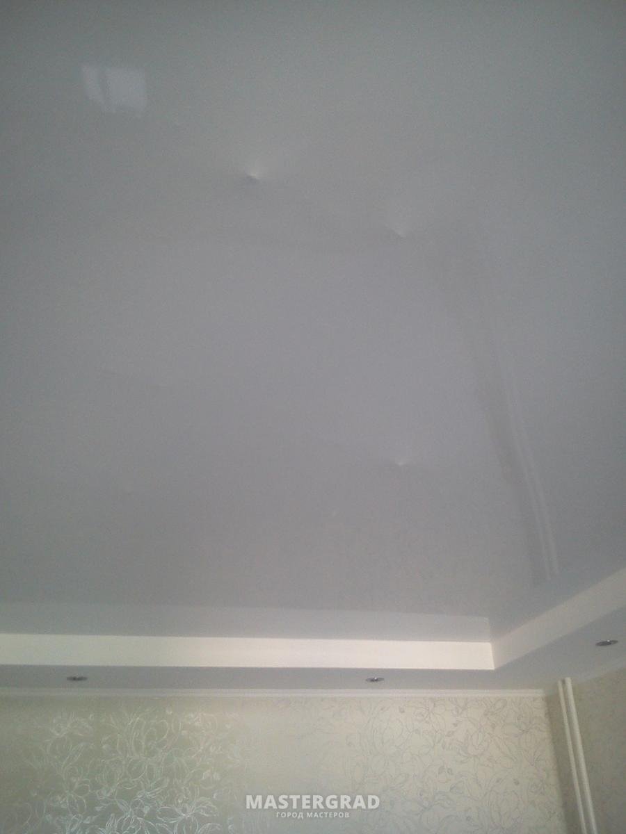 Черная плесень на потолке в ванной