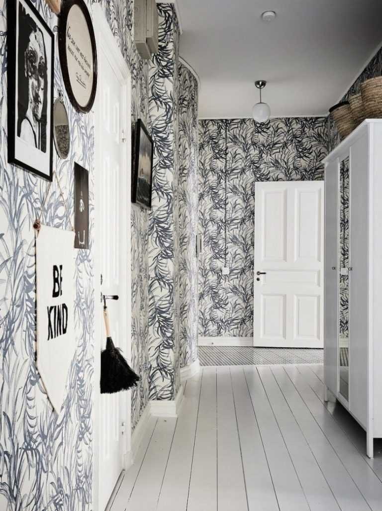 Обои компаньоны в интерьере прихожей