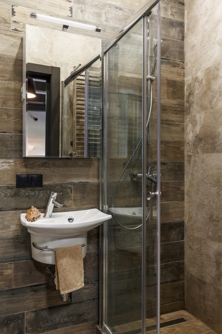Ванная в стиле лофт с душевой