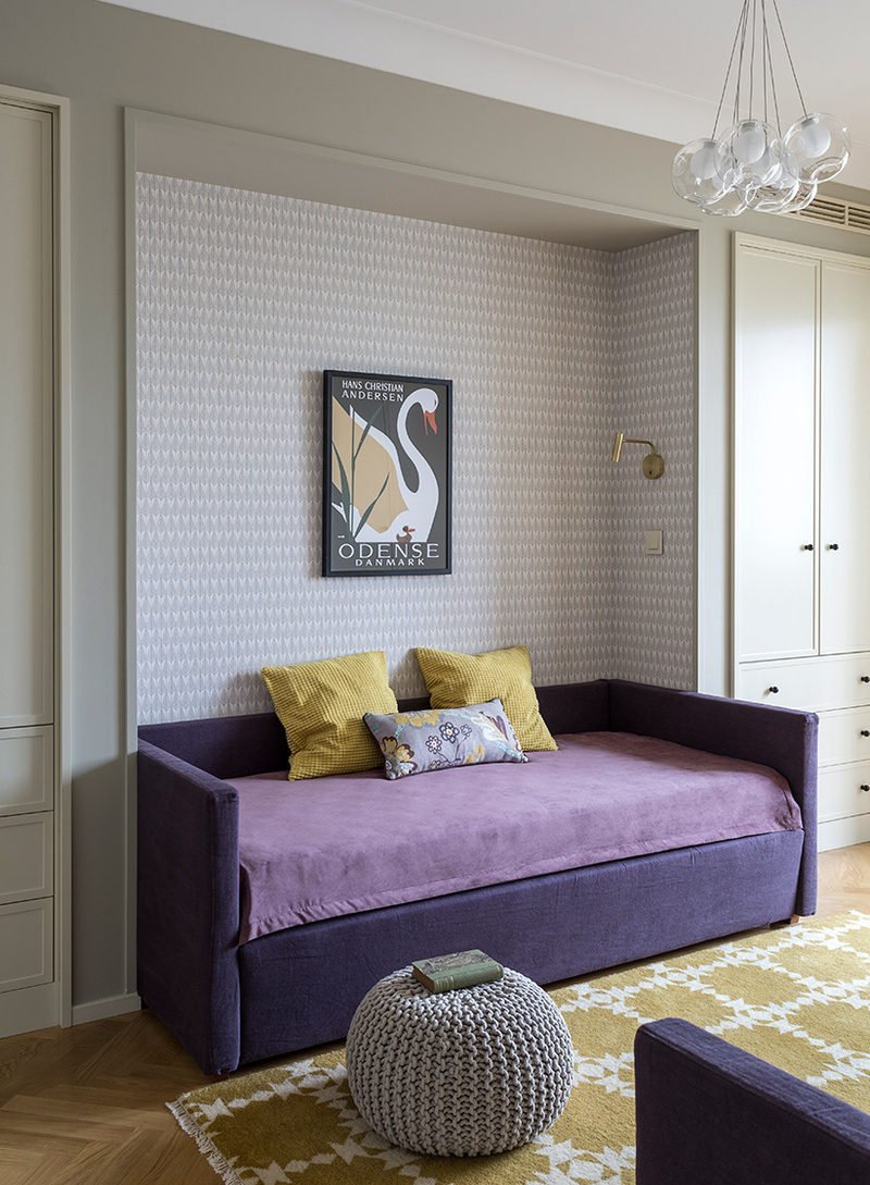 Спальня с диваном