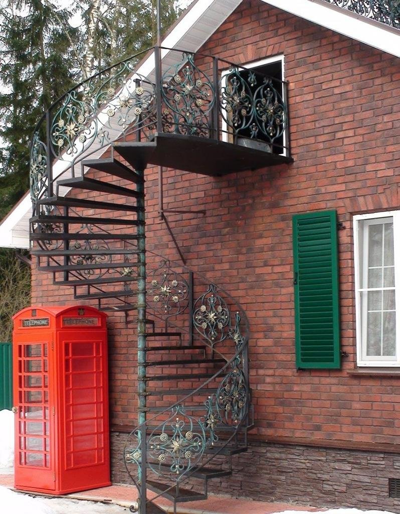 Наружная лестница на чердак