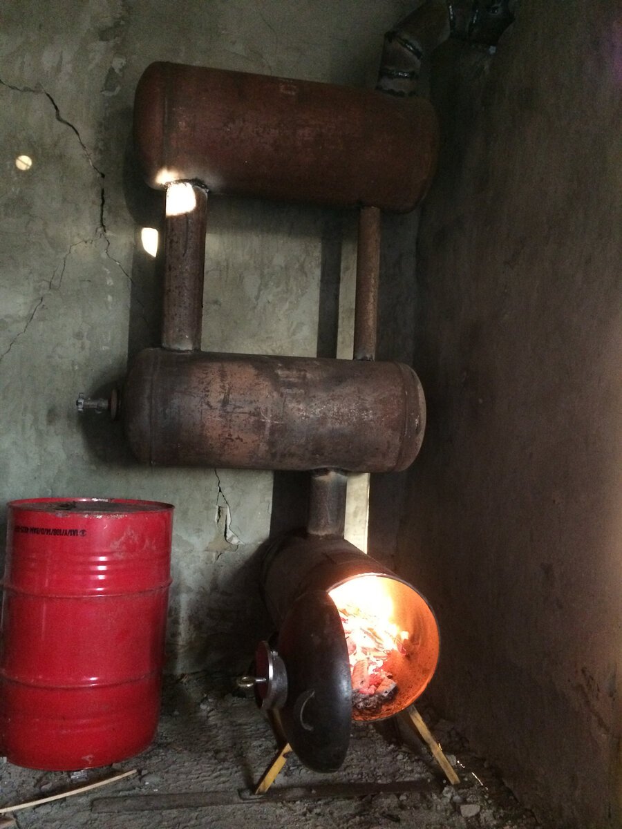 Буржуйка длительного горения из газового баллона