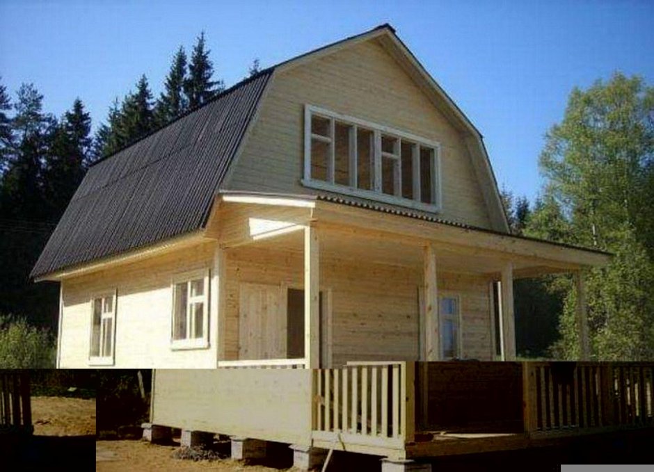 Дачный домик с балконом