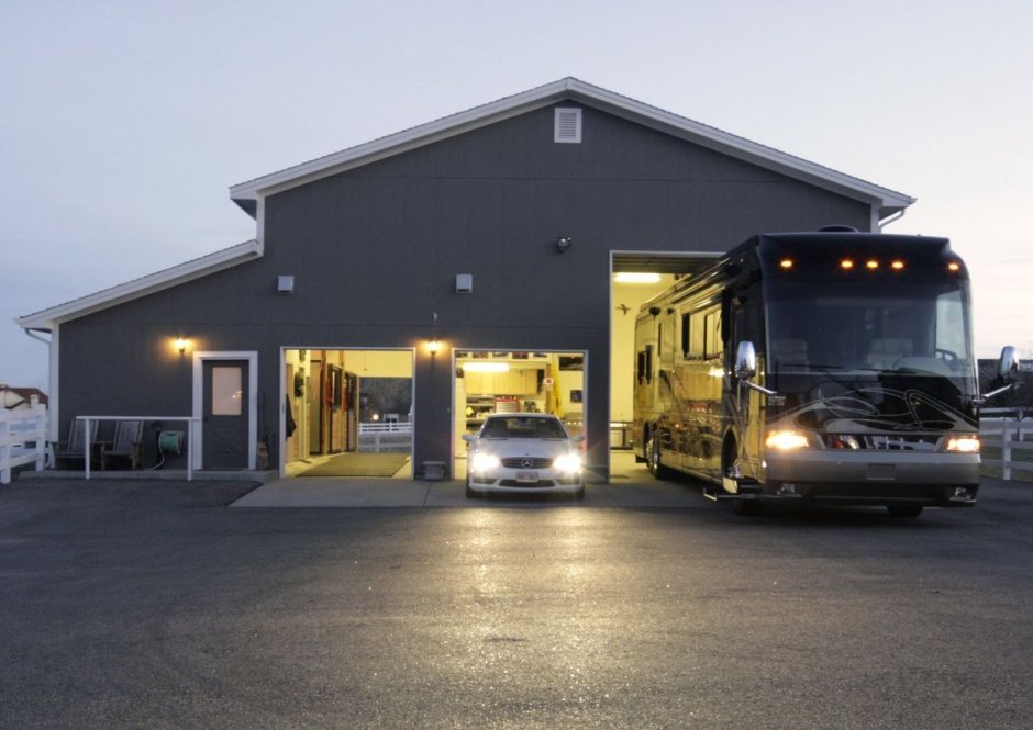 Гараж здание