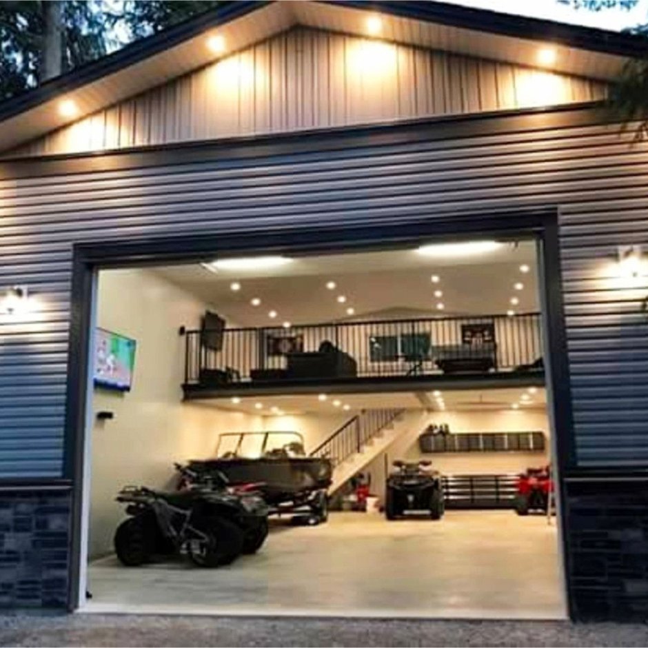 Красивый двухуровневый гараж