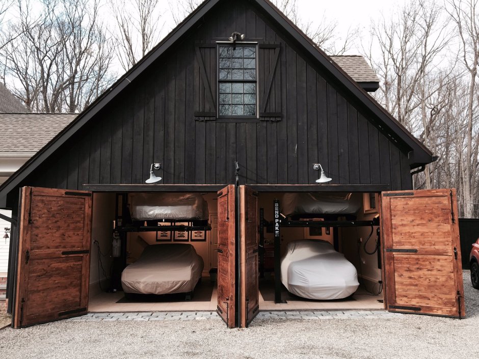 Уютный маленький гараж