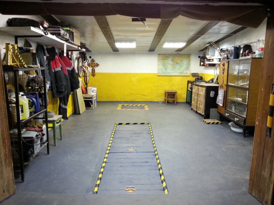 Зона отдыха в гараже