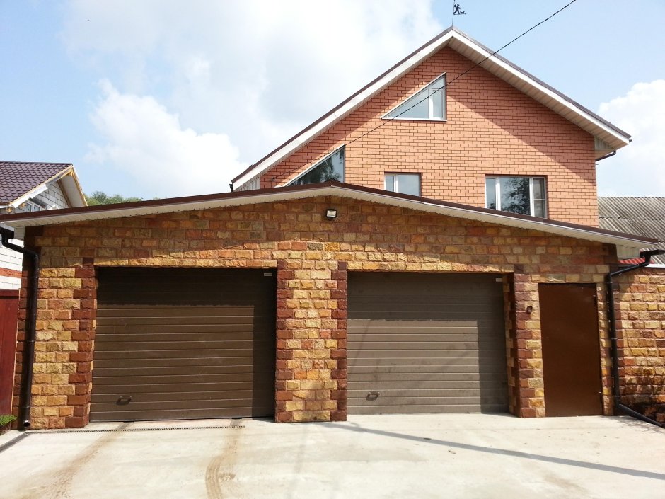 Кирпичный гараж